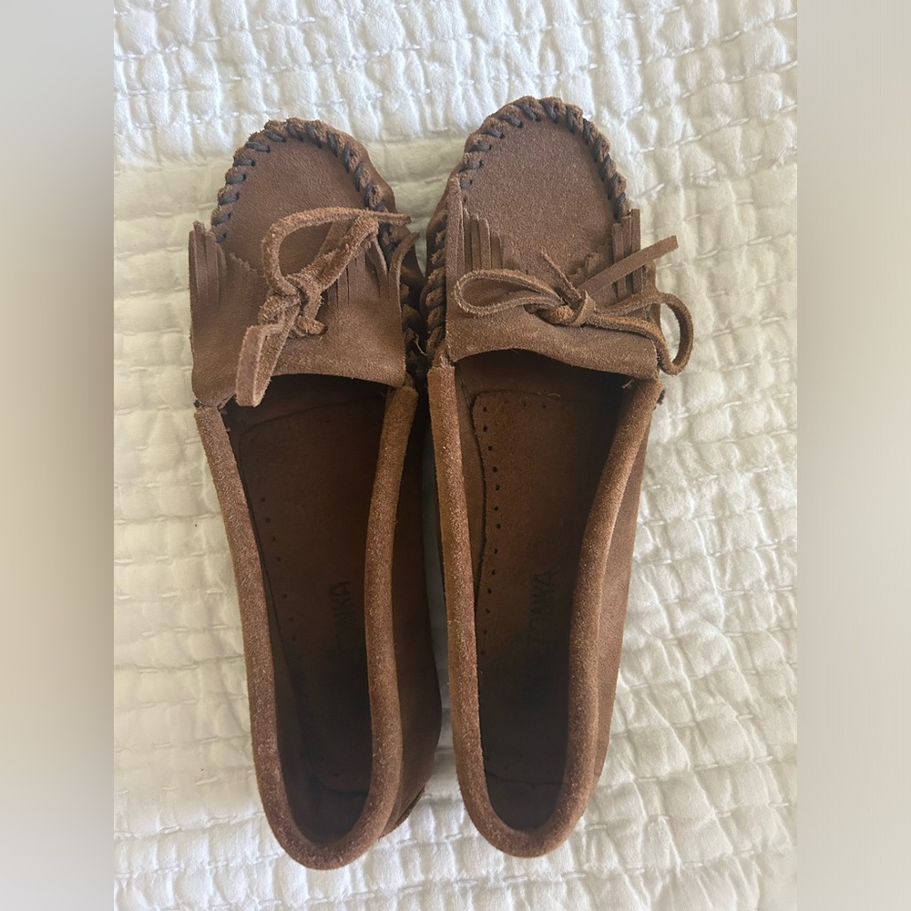 Minnetonka size 8.5 in EUC